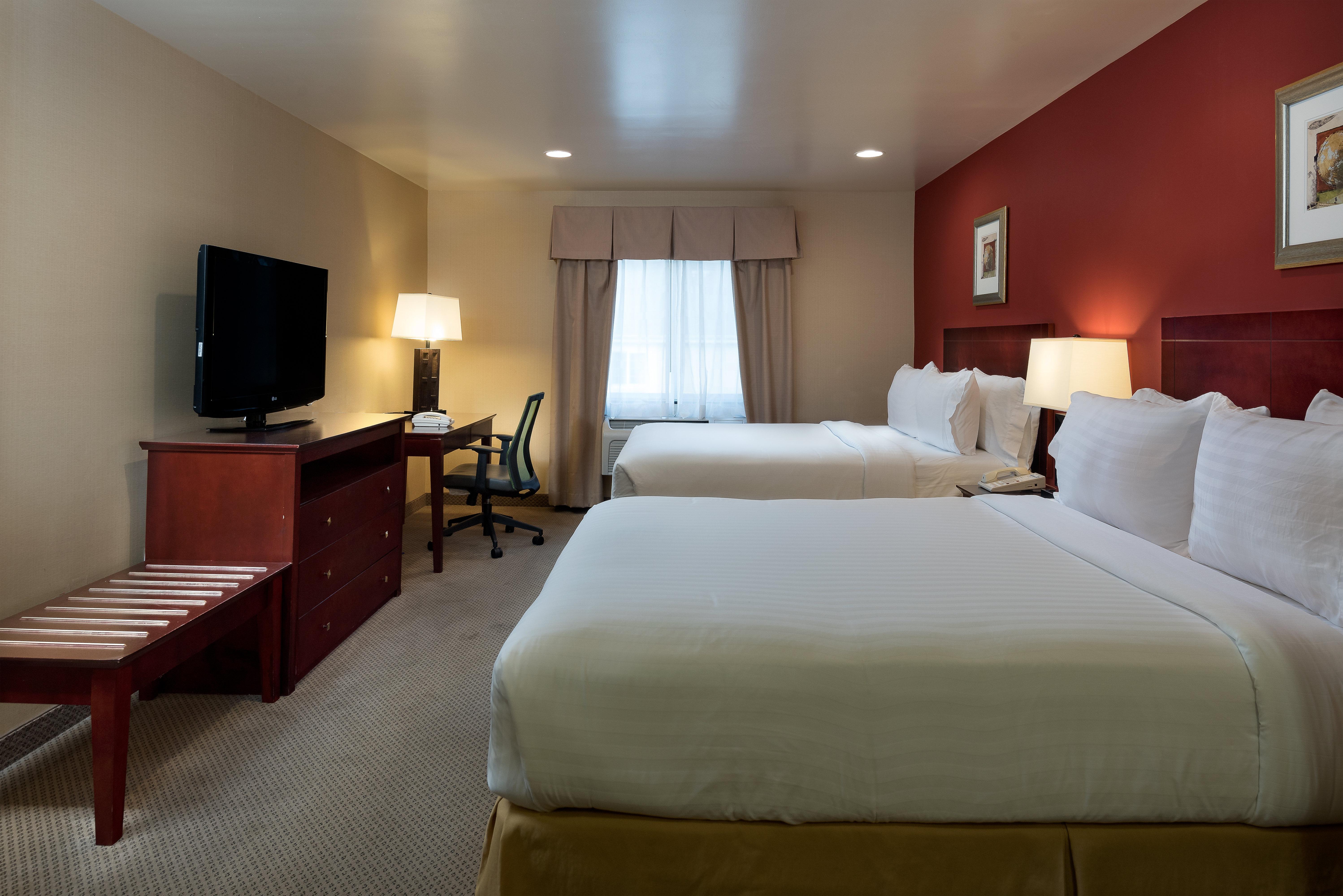 Hotel Express & Angeles Airport By Ihg 3*