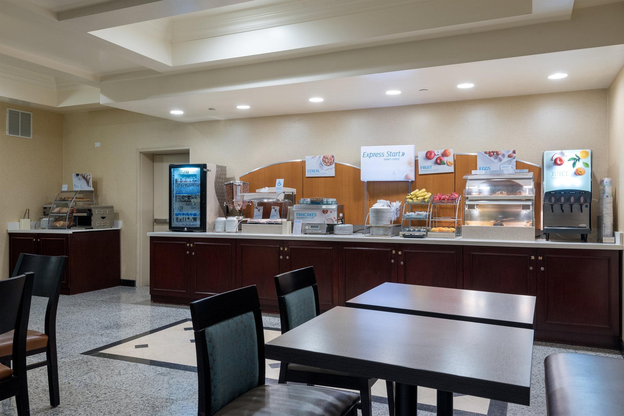 Express & Angeles Airport By Ihg