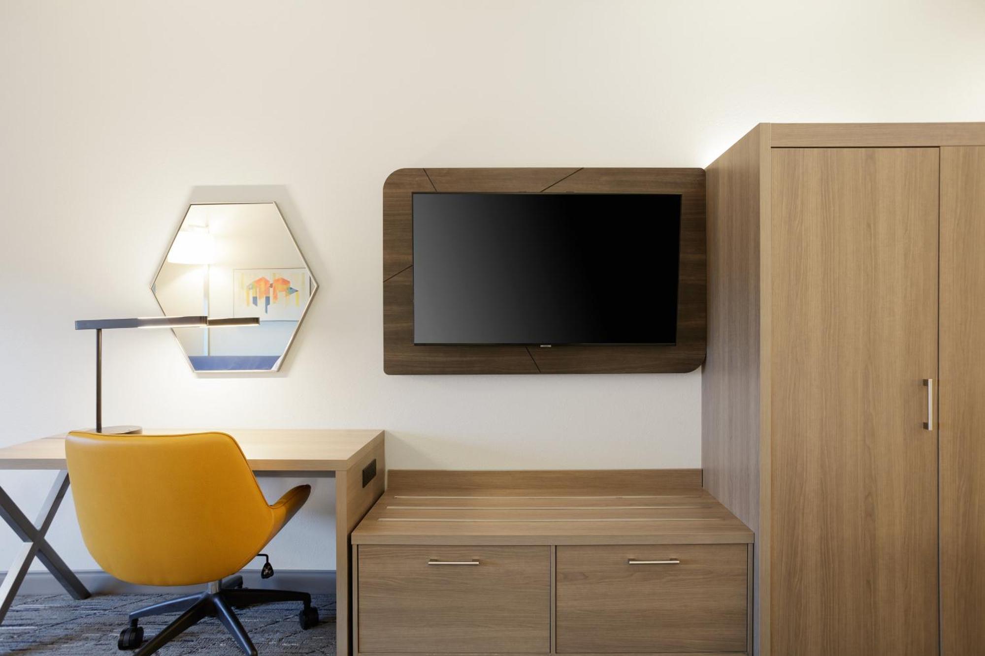 Express & Angeles Airport By Ihg Hotel Hawthorne
