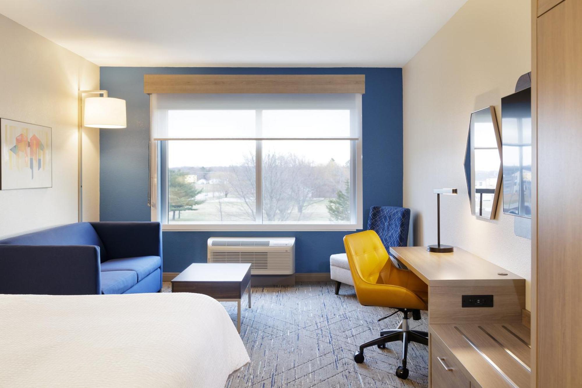 Express & Angeles Airport By Ihg