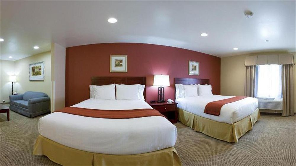 Hotel Express & Angeles Airport By Ihg