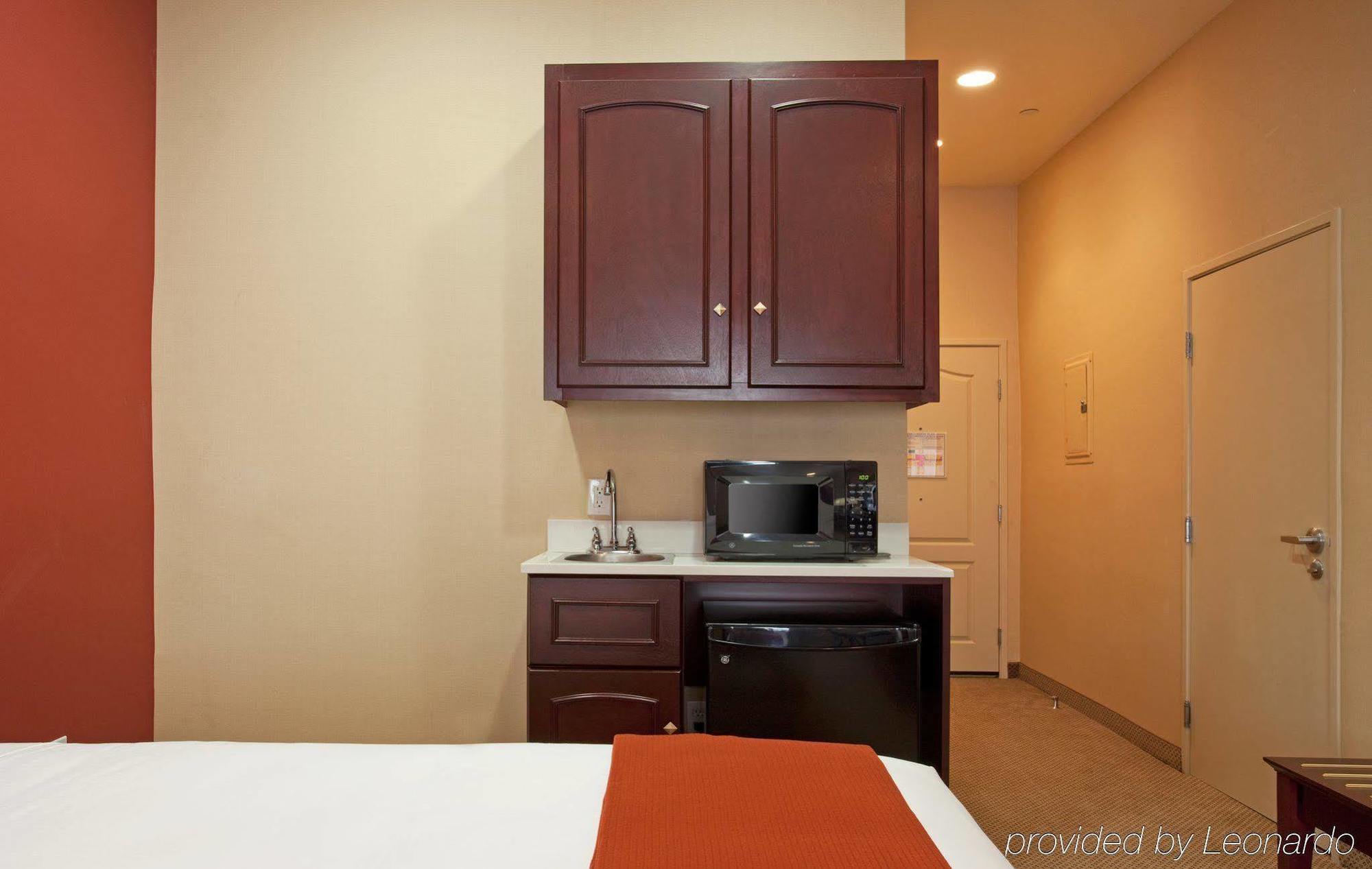 Express & Angeles Airport By Ihg Hawthorne